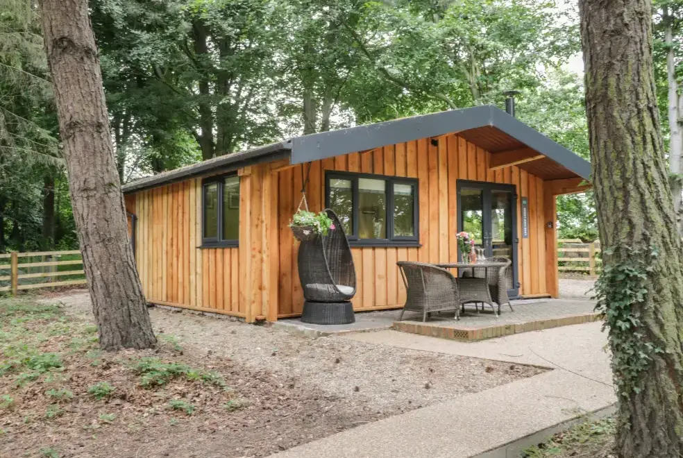 Lake View Lodge, from the outside