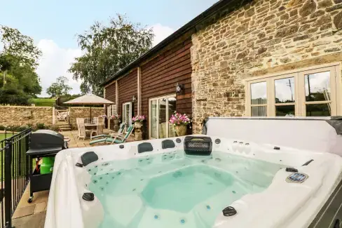 Private Hot Tub at Lake View, Devon