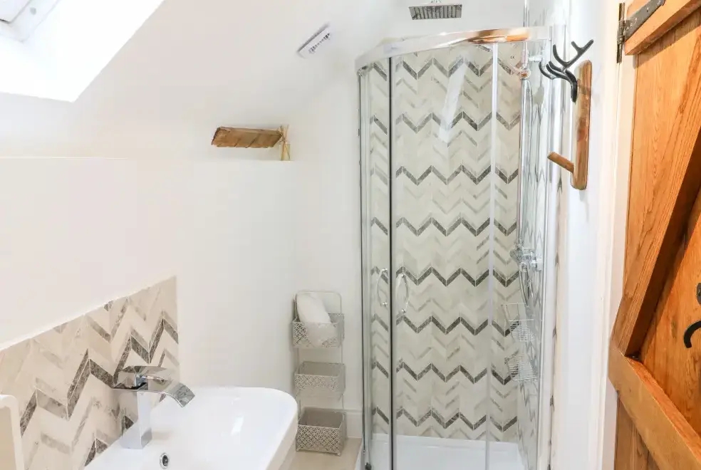 Shower room at Lake View