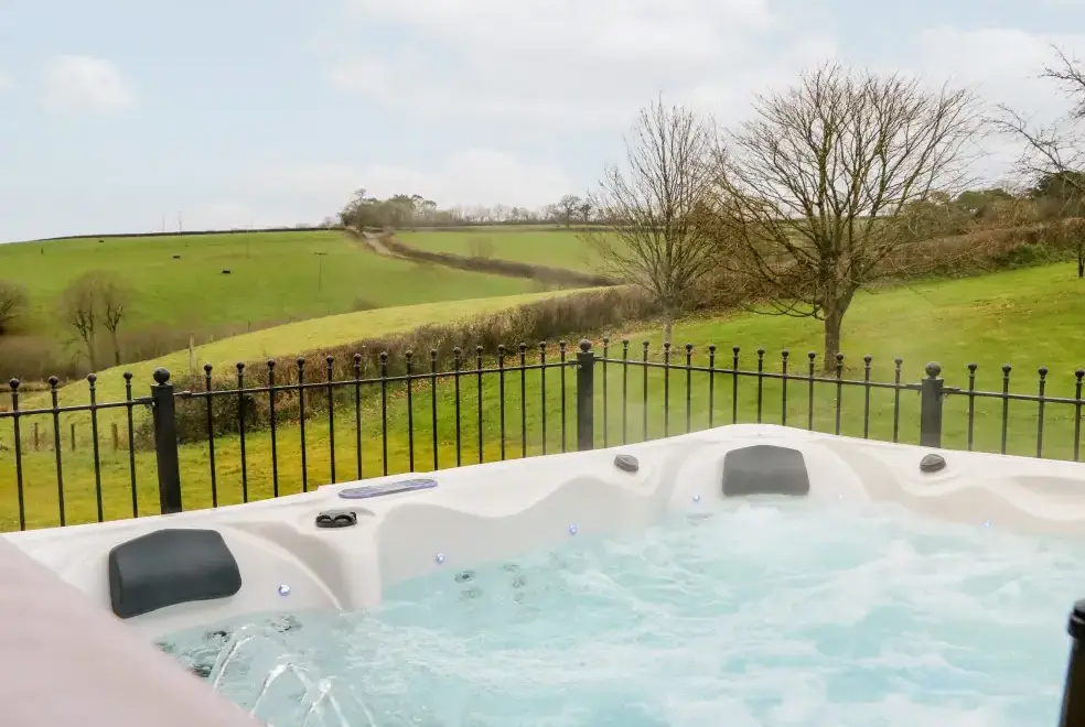 Private Hot Tub at Lake View