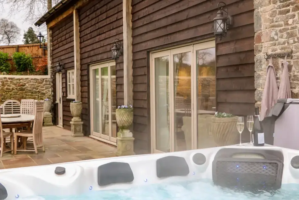 Private Hot Tub at Lake View