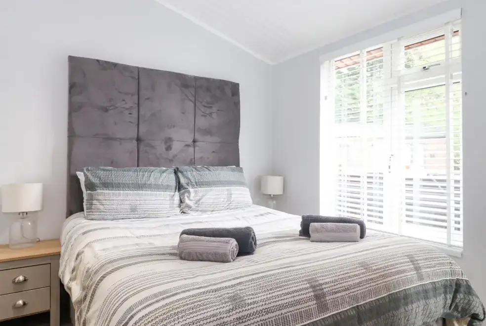 Bedroom at Lakes Lodge