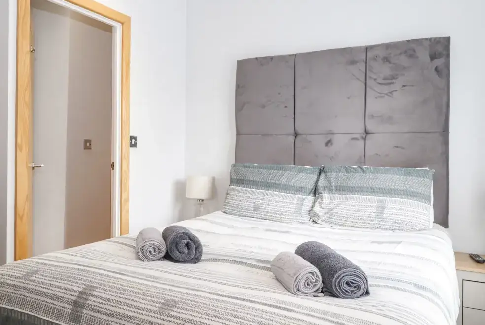 Bedroom at Lakes Lodge