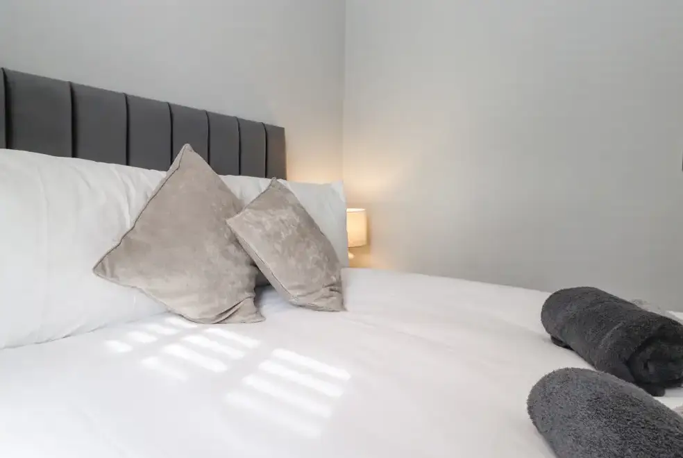 Bedroom at Lakes Lodge