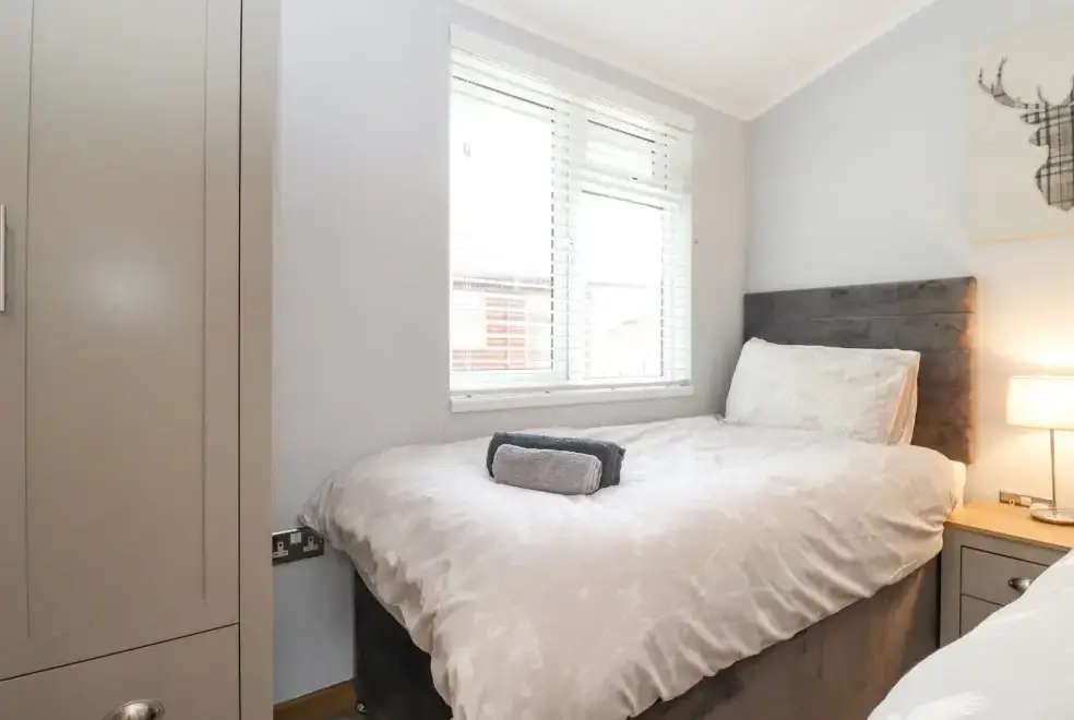 Bedroom at Lakes Lodge