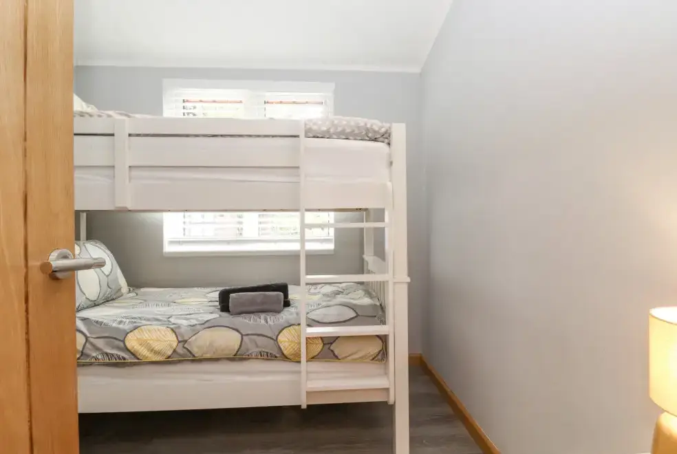 Bedroom at Lakes Lodge