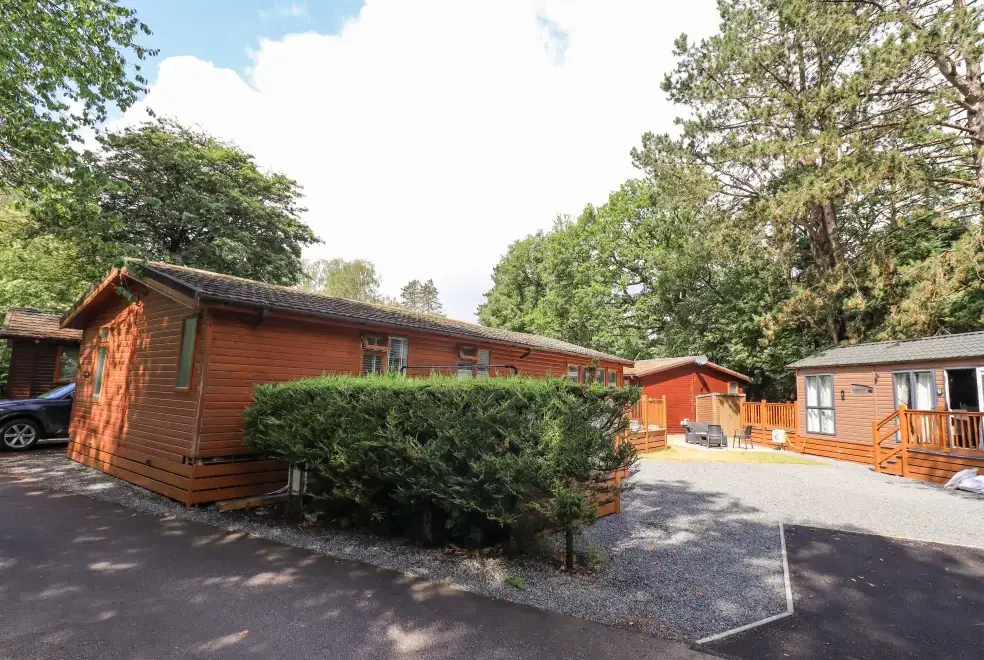 Lakes Lodge, from the outside