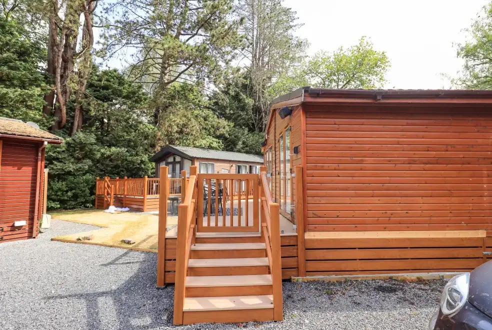 Lakes Lodge, from the outside