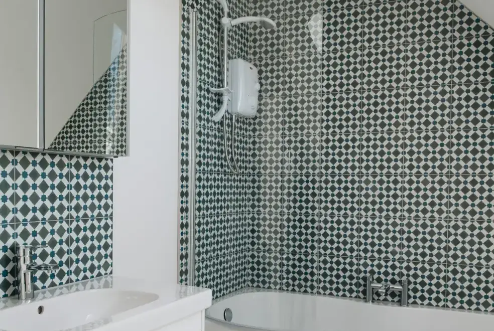Family bathroom at Lamb Cottage