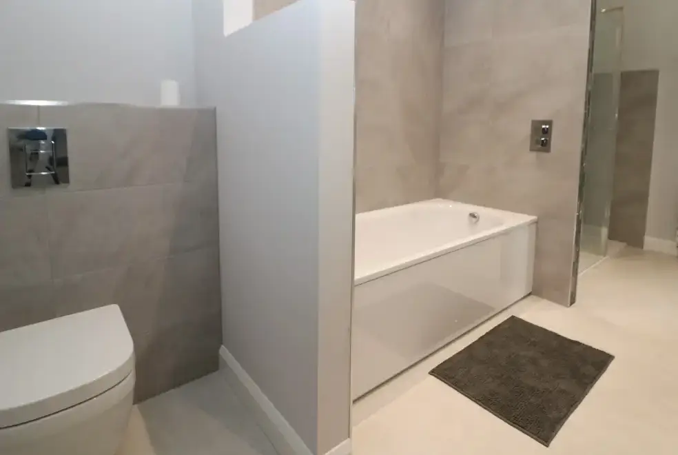 Family bathroom at Langley Barn