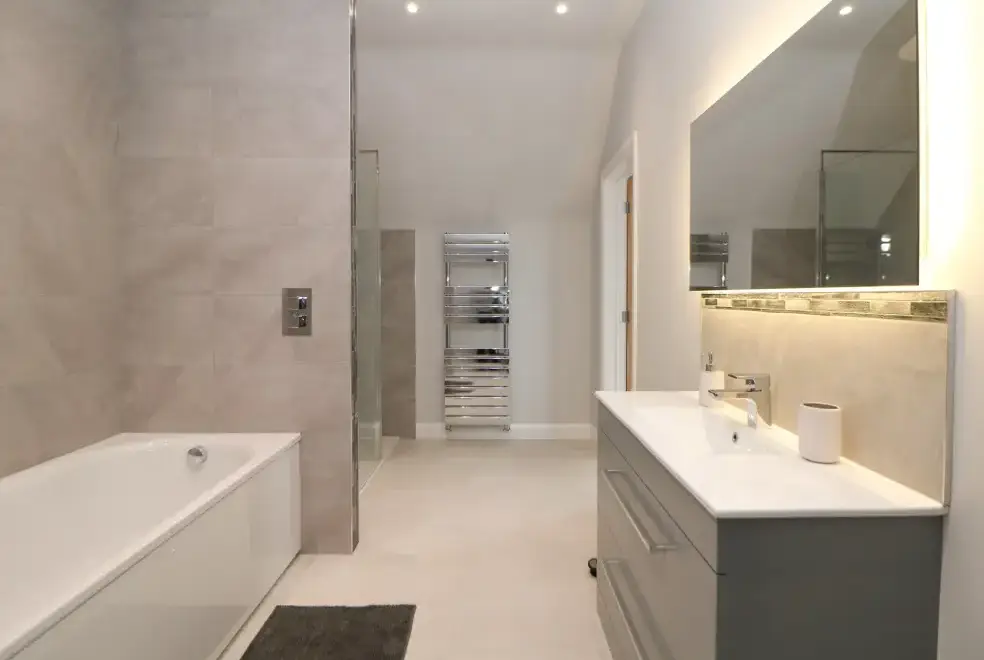 Family bathroom at Langley Barn