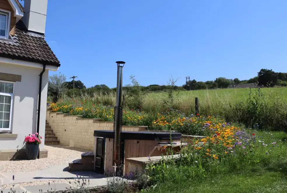 Private Hot Tub at Leafield House @ Nables Farm