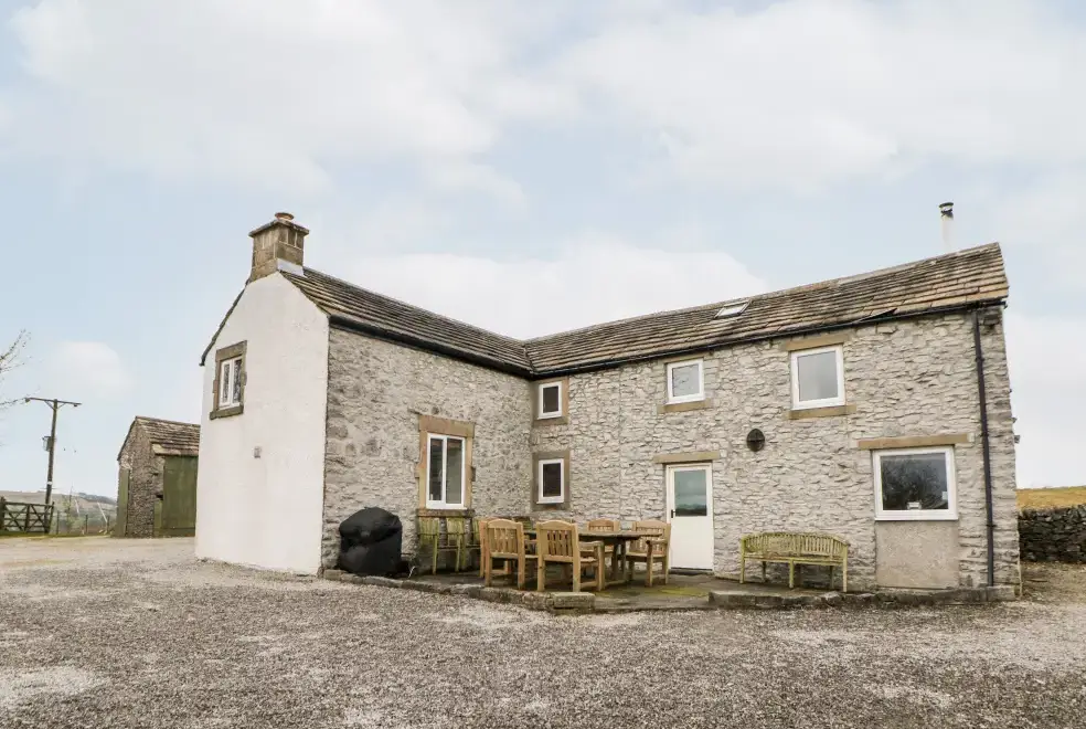 Lees Farm, from the outside