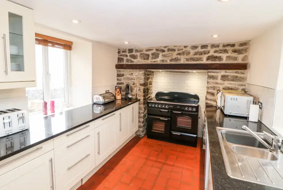 Farmhouse style kitchen at Lees Farm