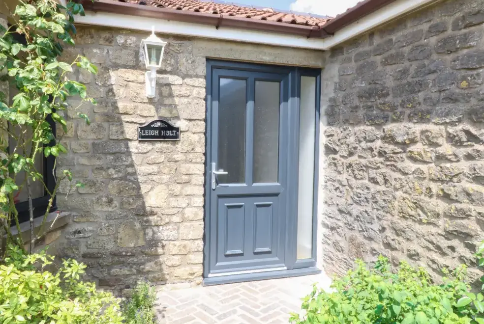 Leigh Holt, from the outside