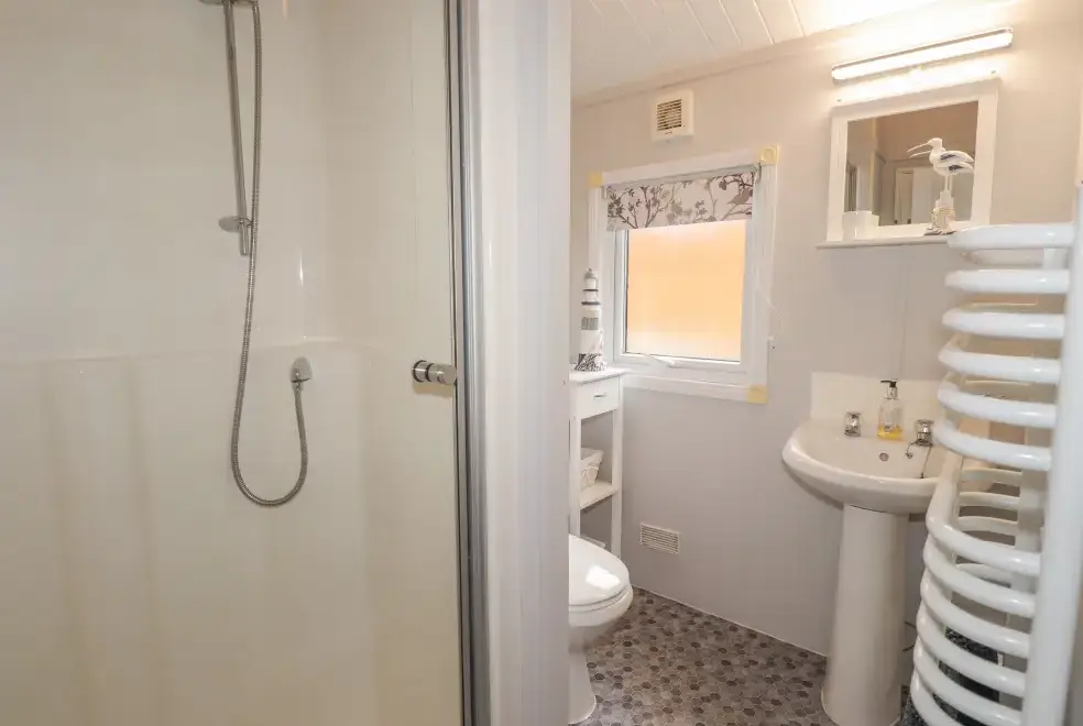 Shower room at Limefitt Lodge