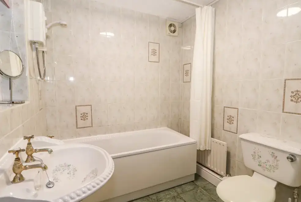 Family bathroom at Lincoln House