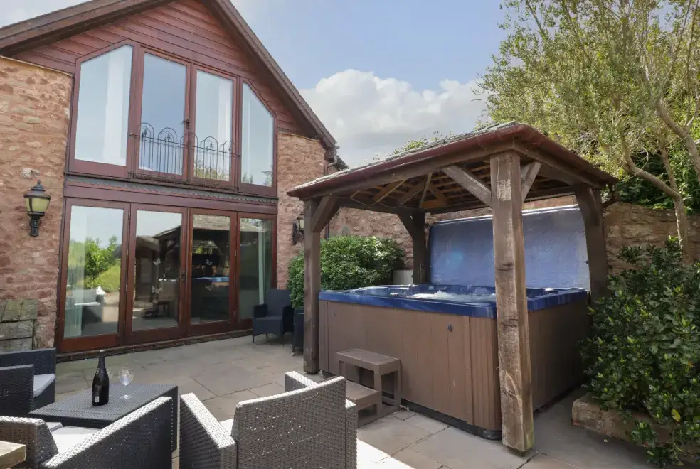 Private Hot Tub at Linhay Barn Conversion