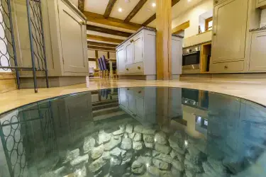 Sleeps 7+1, 5* Gold, Lovely clean Cottage in rural location with shared games room , Herefordshire, Heart of England