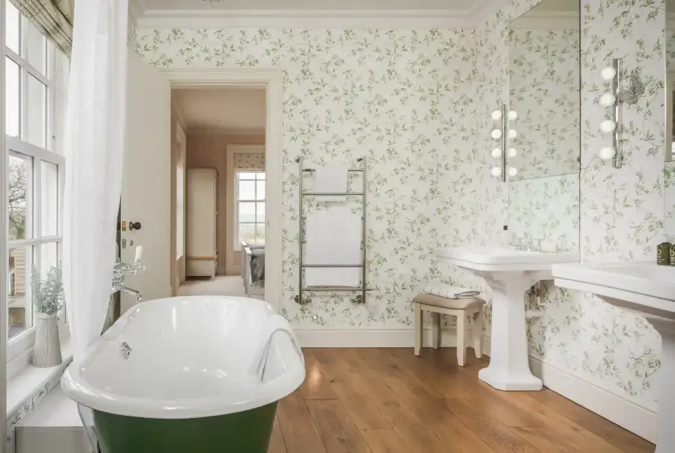Family bathroom at Little Cheriton House