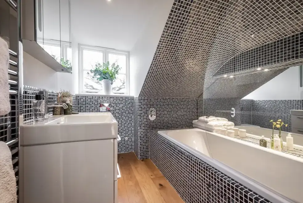 Ensuite bathroom at Little Cheriton House