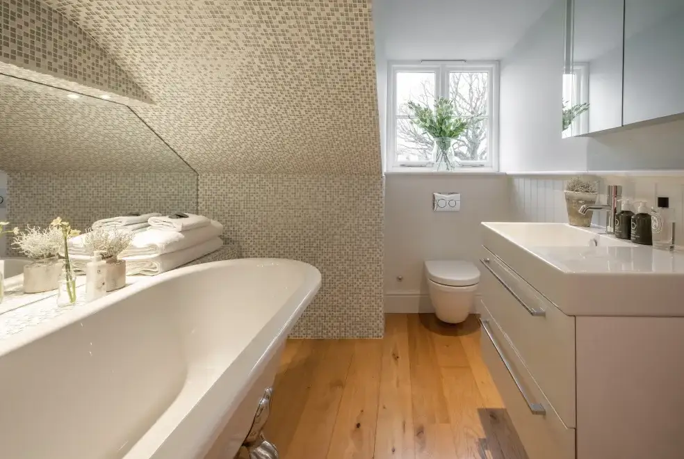Ensuite bathroom at Little Cheriton House