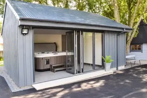 Private Hot Tub at Little Chestnut, Highland