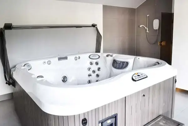 Private Hot Tub at Little Chestnut