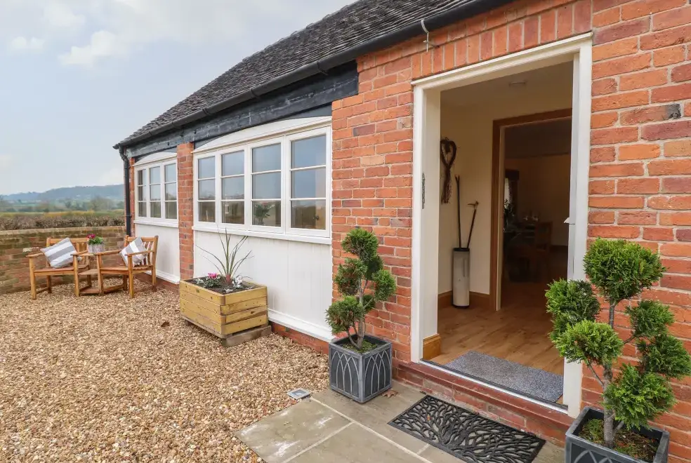 Little Gem, from the outside