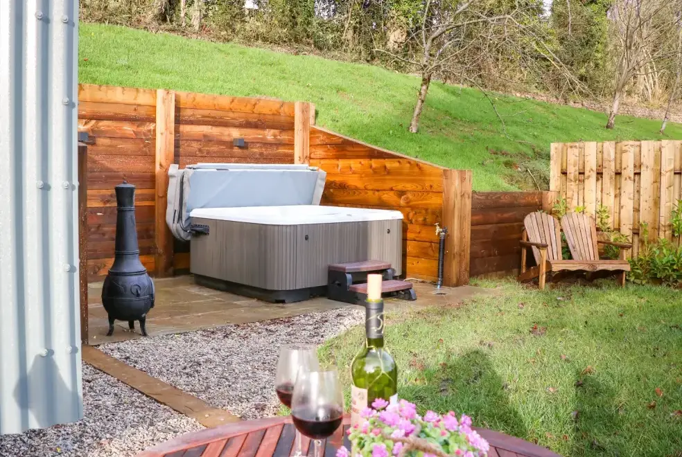 Private Hot Tub at Little Silver Fox Shepherds Hut