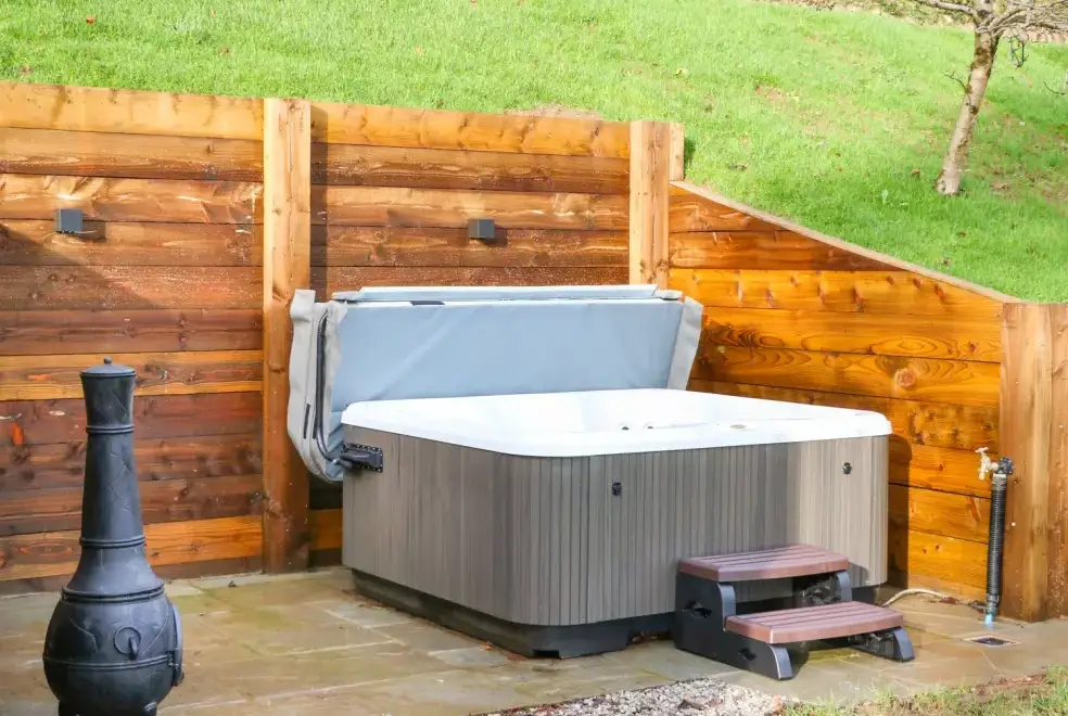 Private Hot Tub at Little Silver Fox Shepherds Hut