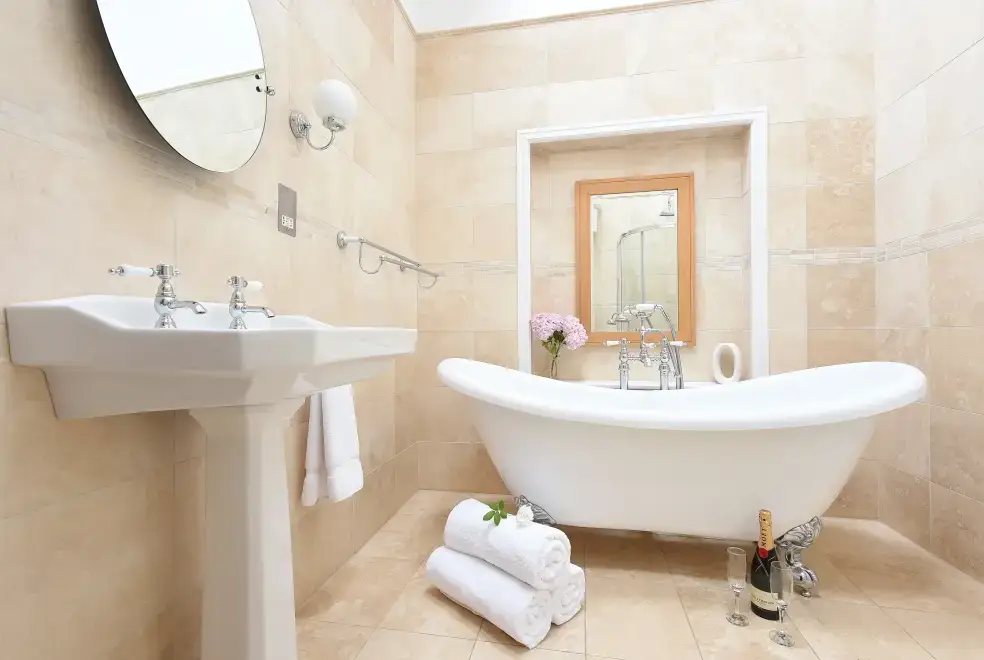 Family bathroom at Llanlliana Coastal Retreat