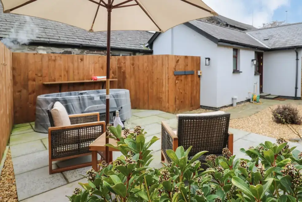 Private Hot Tub at Llygad Y Dydd