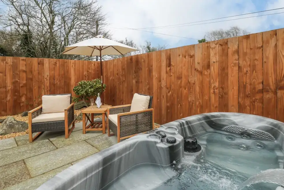 Private Hot Tub at Llygad Y Dydd