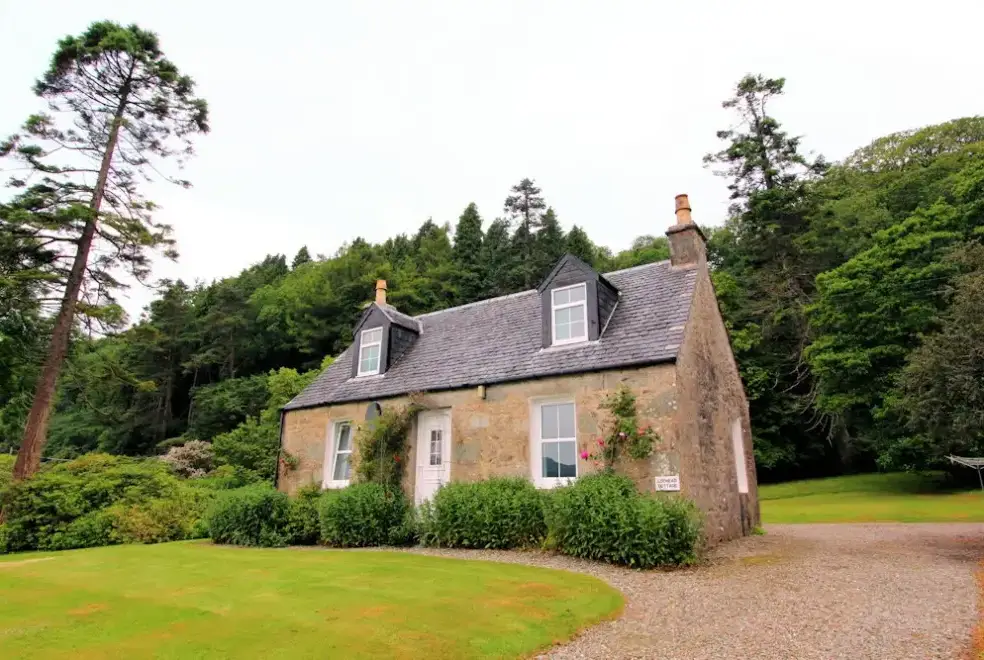 Lochead Cottage, from the outside