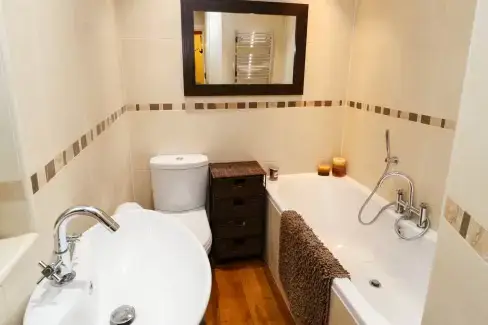 Family bathroom at Long Ing Farm, West Yorkshire