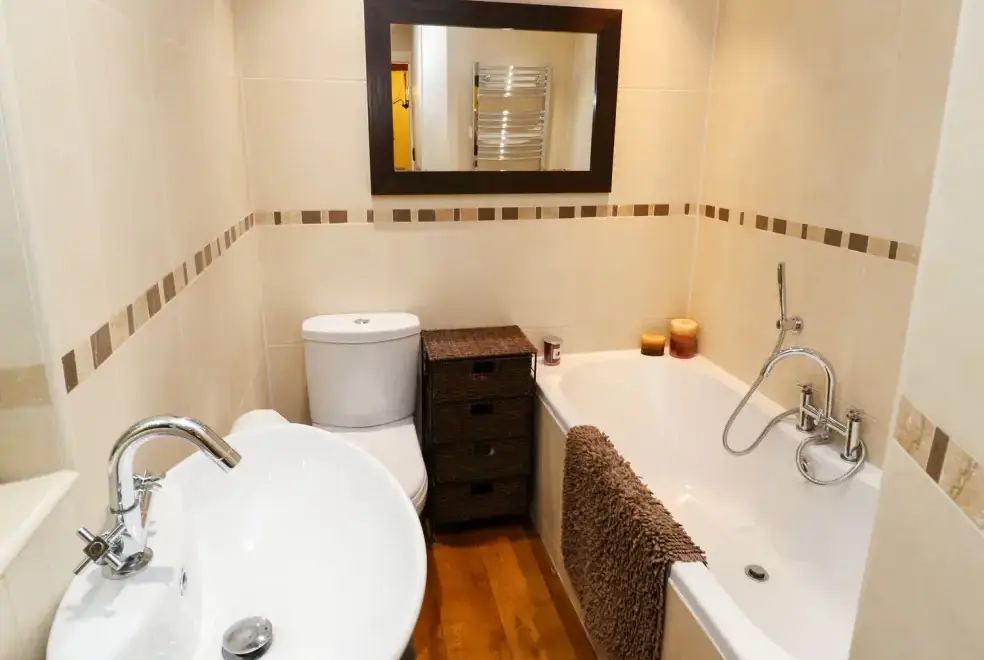 Family bathroom at Long Ing Farm