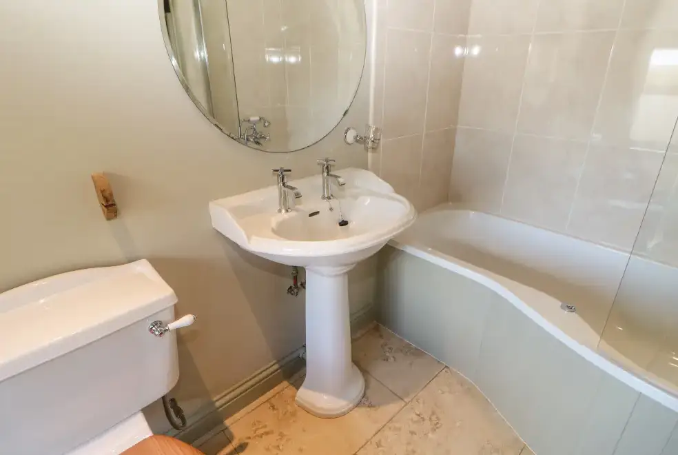 Family bathroom at Low Shipley Barn, North Pennines