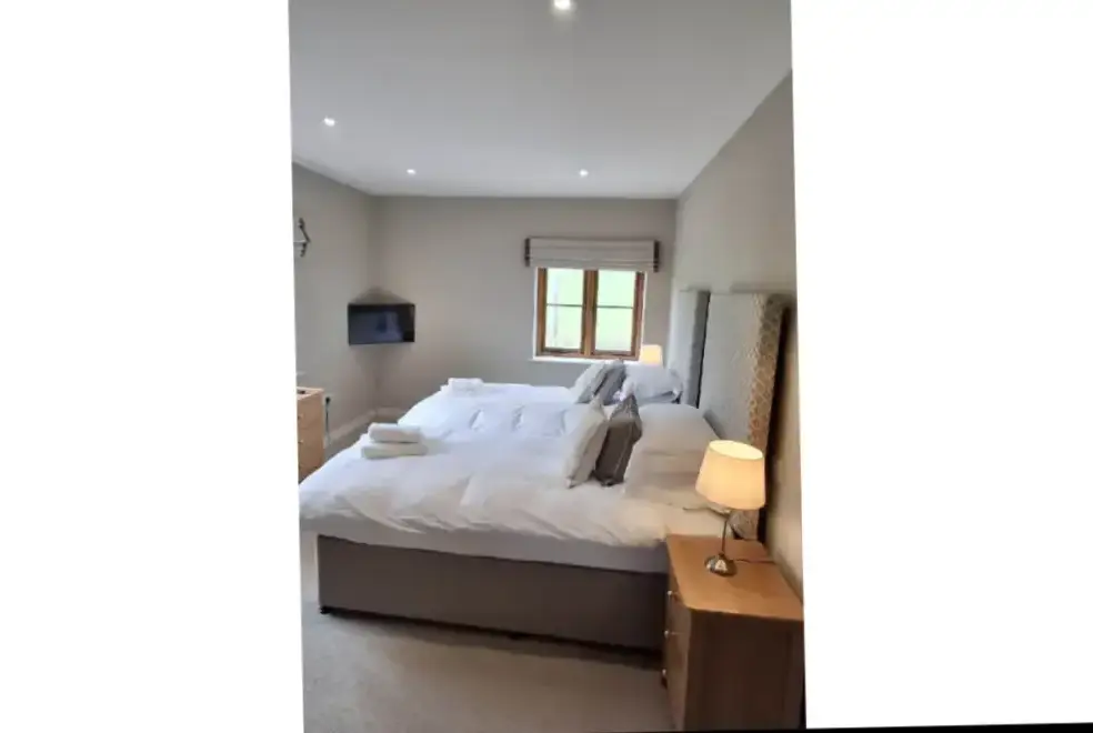 King-size bedroom at  Lower Canwood sleeps 9+1