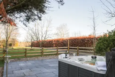 Private Hot Tub at Lower Tundridge Cottage, Worcestershire
