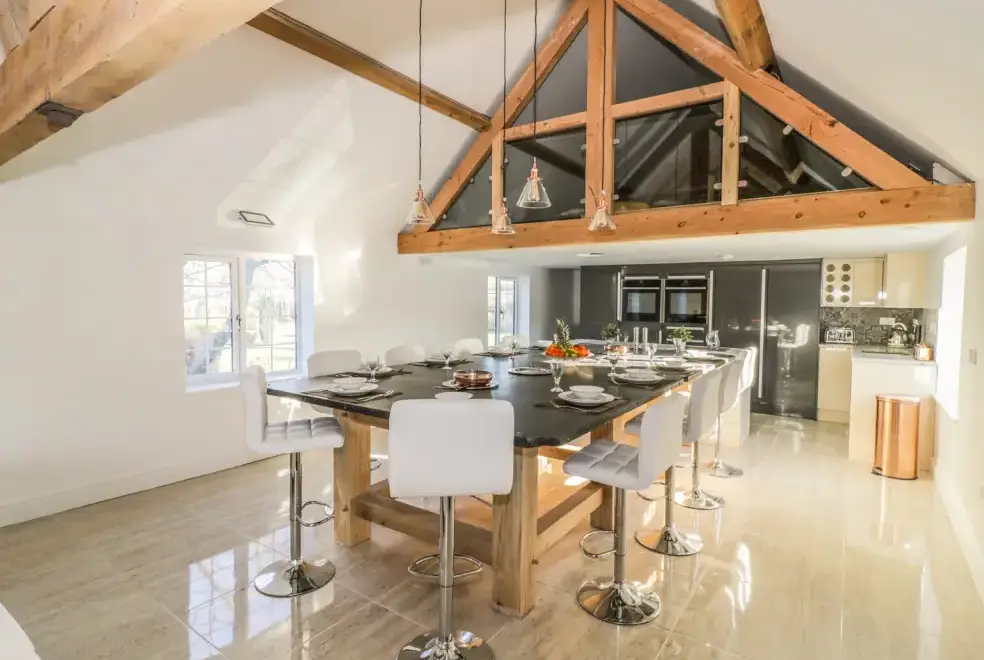 Kitchen/diner at Lower Tundridge Cottage