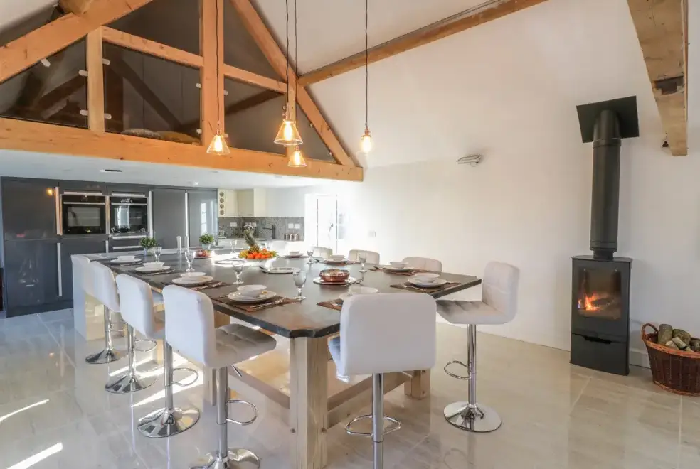 Kitchen/diner at Lower Tundridge Cottage