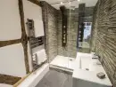 Ensuite bathroom at Lower Tundridge Cottage - thumbnail photo