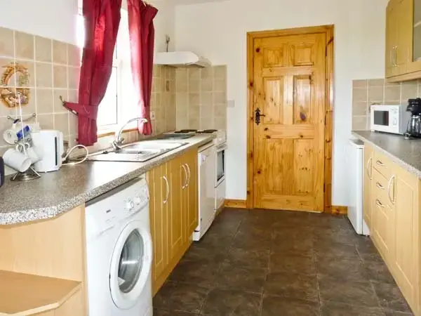 Kitchen/diner at Lully More Pets Welcome Cottage, North West Ireland