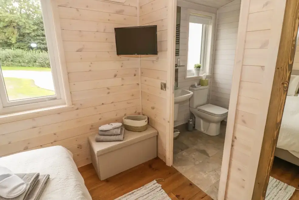 Ensuite bathroom at Mallard