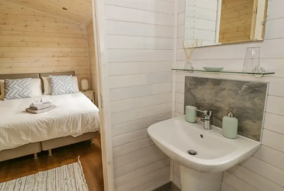 Ensuite bathroom at Mallard