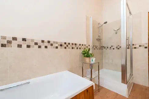 Family bathroom at Mallard, Suffolk