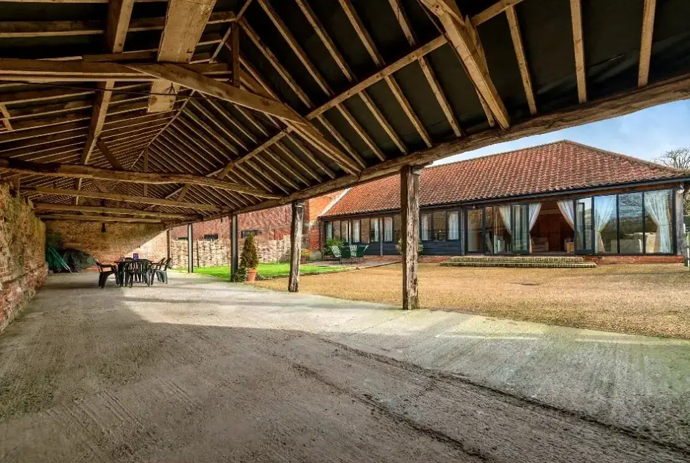 Enclosed garden at Mallard