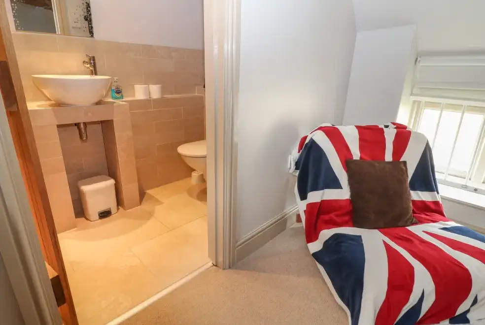 Ensuite bathroom at Malt Barn