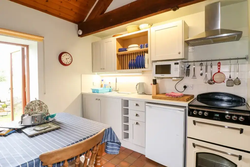 Kitchen/diner at Manifold Cottage